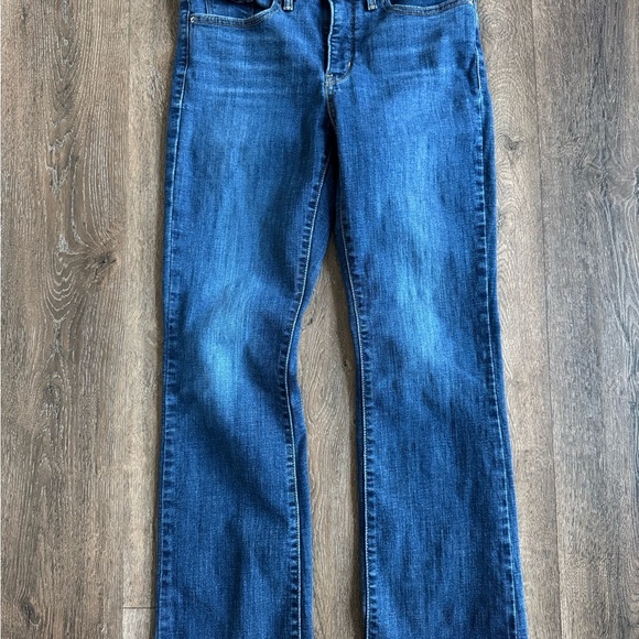 Levi’s Jeans.  315 Shaping Bootcut. Women’s size 29. Great used condition! - Picture 3 of 9